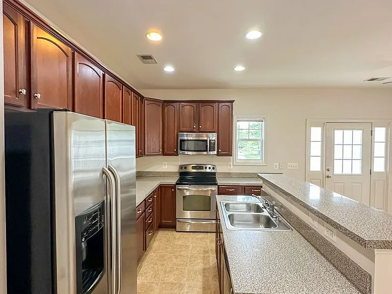 106A Villa Cir — Photo 3