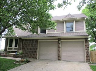442 N Persimmon Dr, Olathe, KS 66061