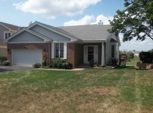 662 Golfers Ln, Bartlett, IL