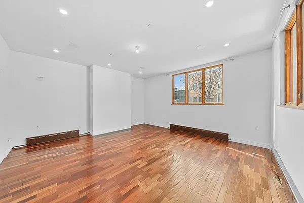 166 Kingsland Avenue #1A