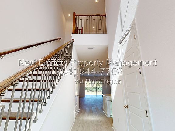 3rd image of 111 Carousel Dr