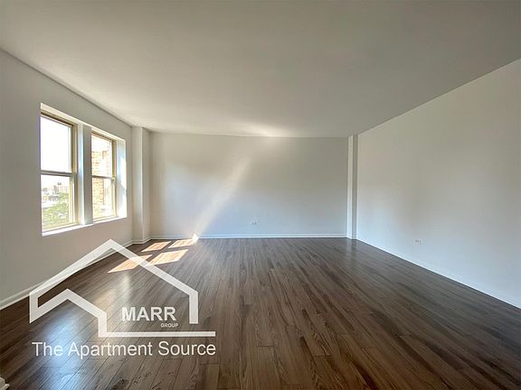 3rd image of 920 W Carmen Ave #7A