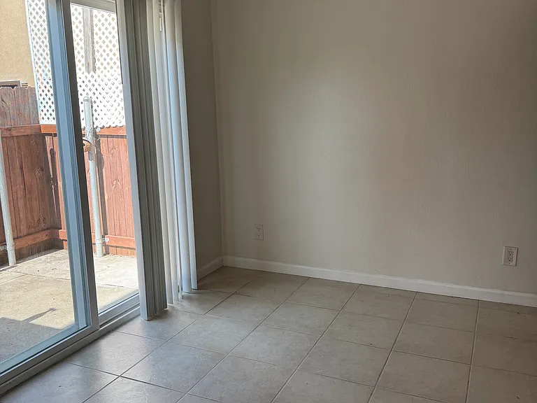 16551 Pro Cir #C — Photo 3