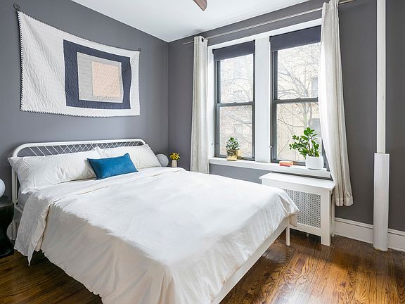 4th image of 251 Pacific St APT 11