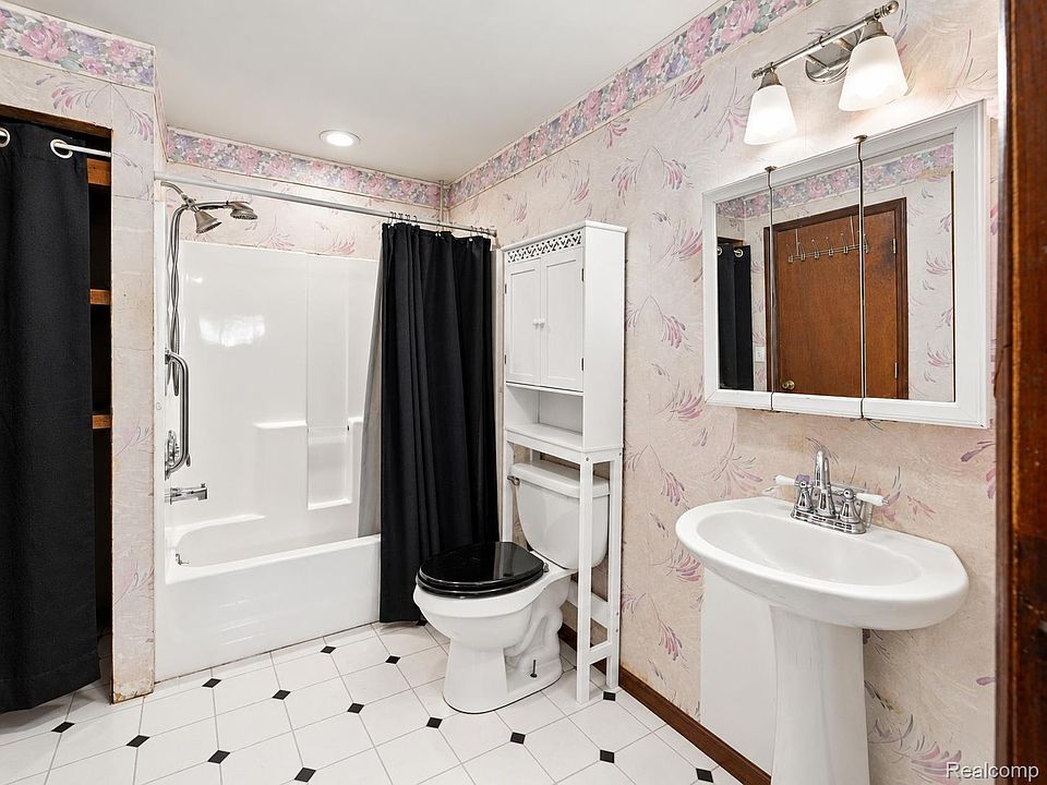 751 E Hazelhurst St, photo 8