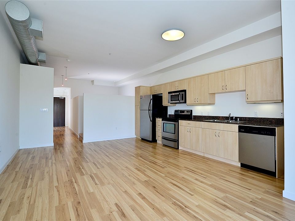 1st image of 889 Date St Unit 432