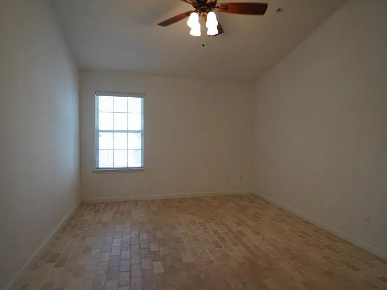 575 Oakleaf Plantation Pkwy #610 — Photo 8