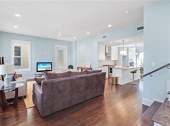 4th image of 522 Mill St