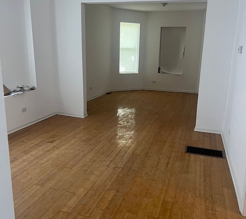 2nd image of 225 S Kilpatrick Ave