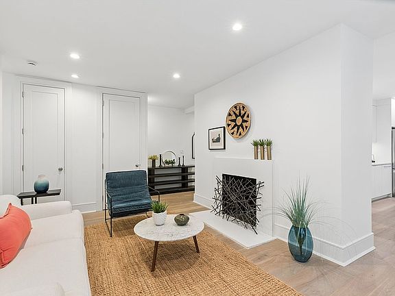 2nd image of 14809 Northern Blvd APT 1D