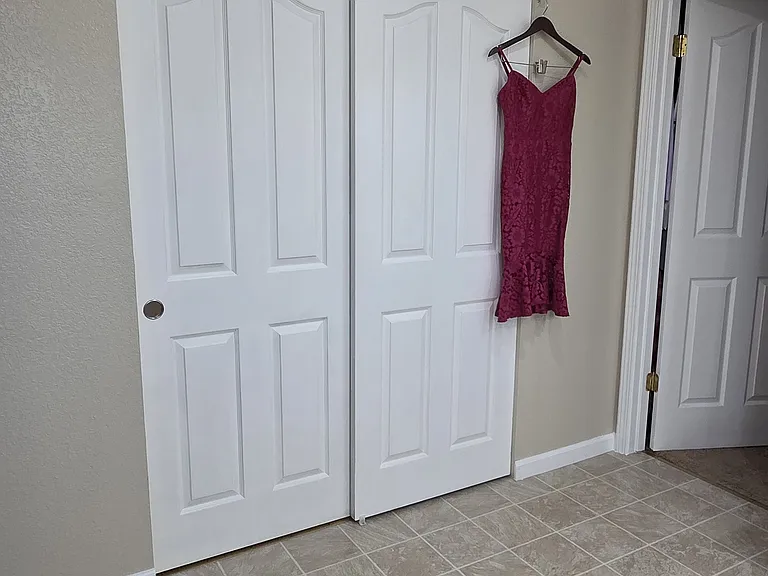 1013 Thompson Cir #1 — Photo 6