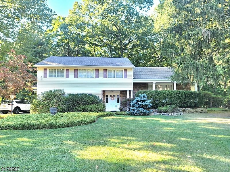 1st image of 16 Sunset Dr