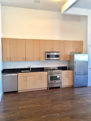 Rented by United American Land | media 21