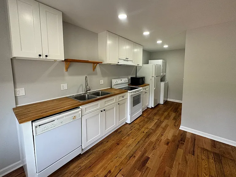 700 Valdese Ave #1 — Photo 3