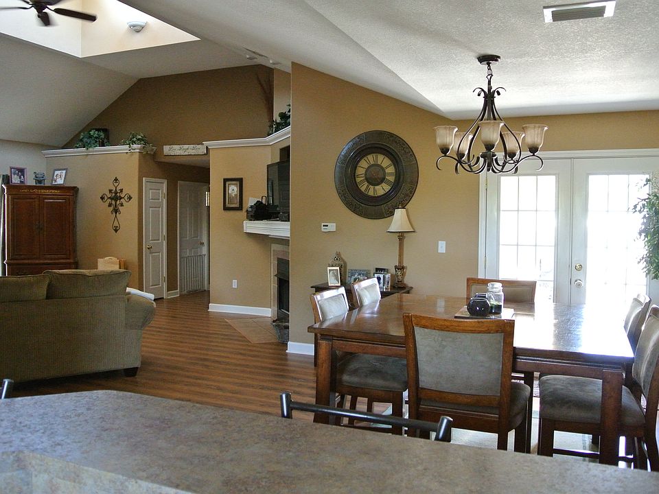 2nd image of 4714 Shannon Ln