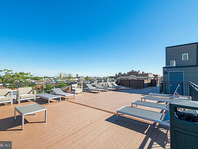 1211 Bainbridge St #2A — Photo 18