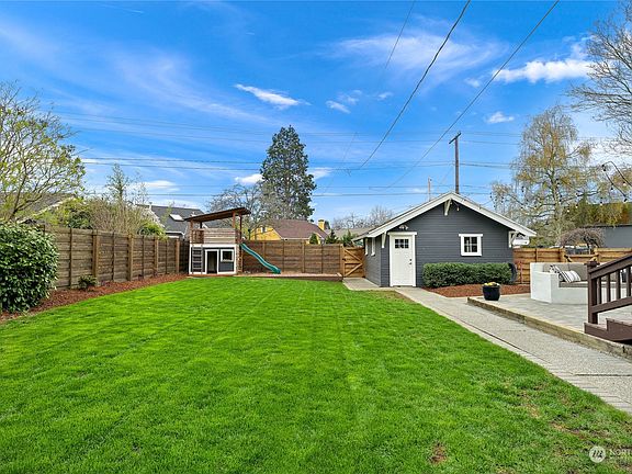 5th image of 2626 S Park Drive