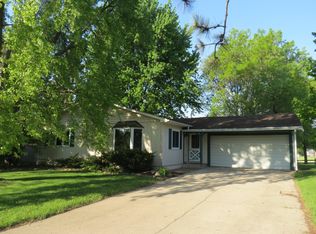 1718 Santee Trl, Brookings, SD 57006