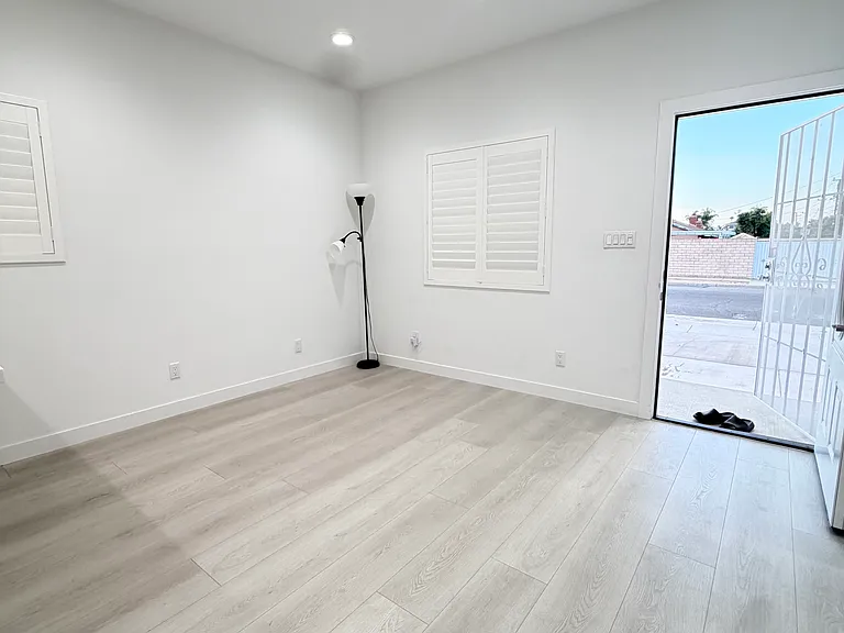 16334A San Gabriel St — Photo 3