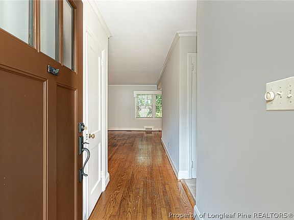 3rd image of 222 Valley Rd