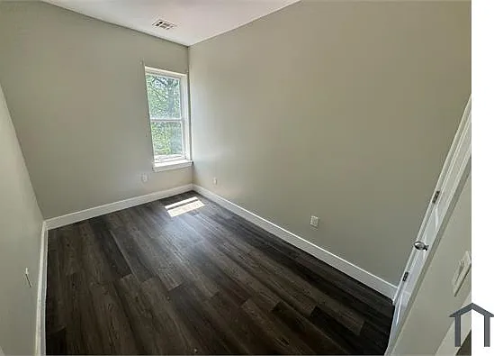 700 Chancellor Ave #302 — Photo 5