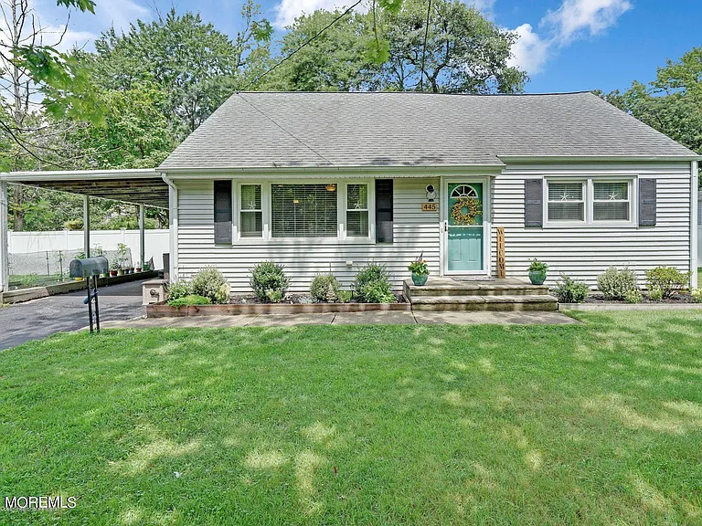 445 Brookside Ave — Photo 1