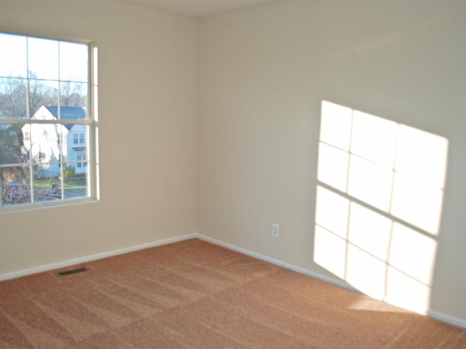 1st image of 1816 Wigglesworth Way