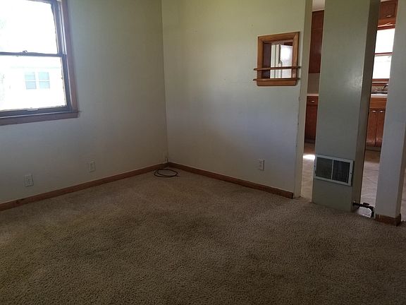 3rd image of 605 S Tabor Ave