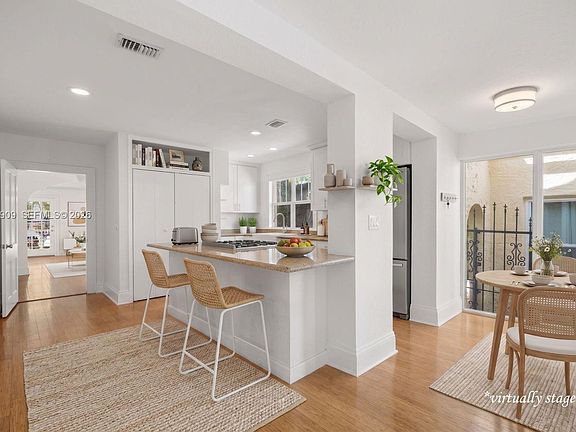 4th image of 2521 Inagua Ave