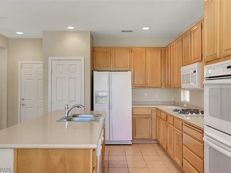 3432 Yellow Cove Ln — Photo 16