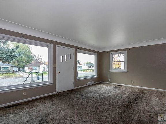 3rd image of 1727 Alderson Ave