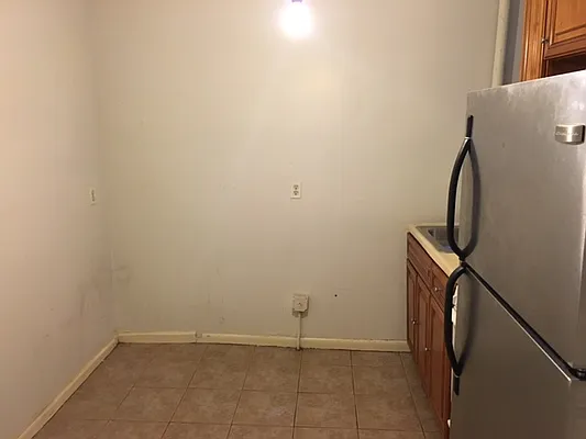 Rented by Premier Metro Realty Corp | media 14