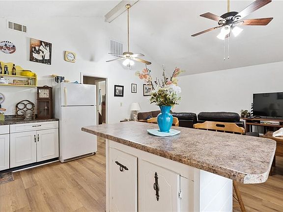 5th image of 4254 1st St