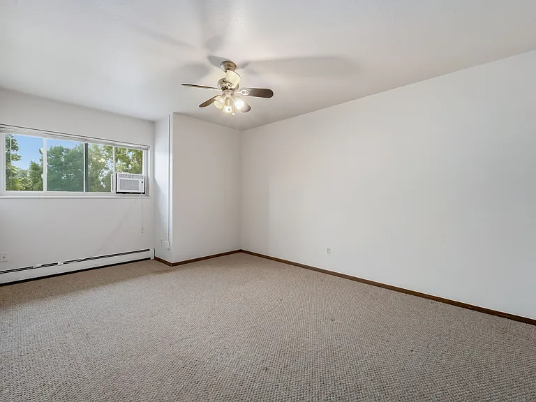 745 Nyssa Dr — Photo 10