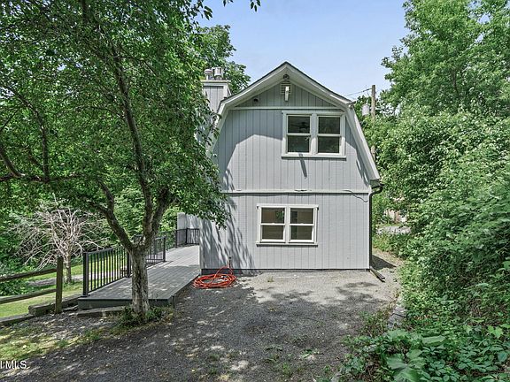 3rd image of 681 Delaware Avenue