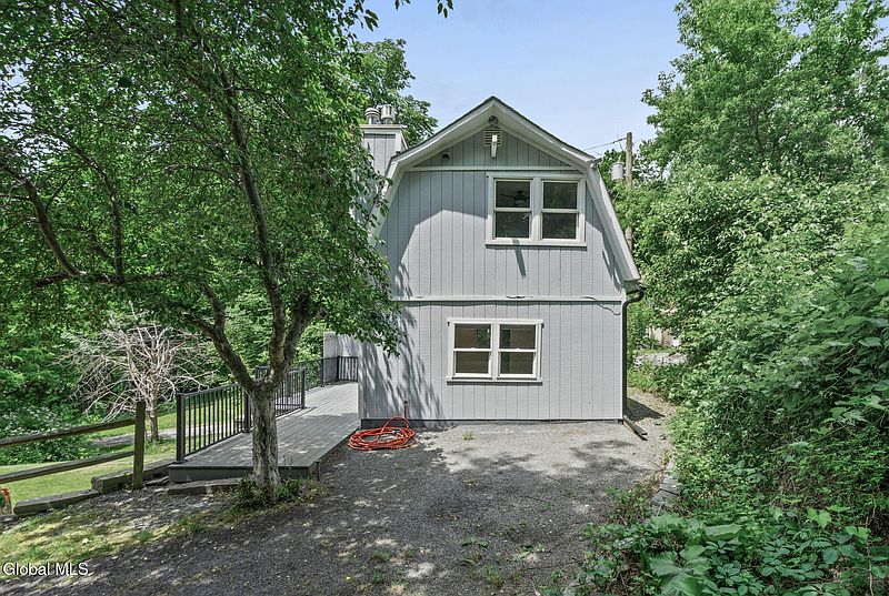 3rd image of 681 Delaware Avenue