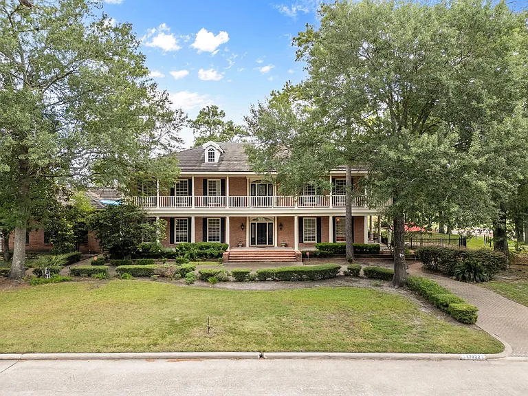 Northgate Forest Dr — Photo 4