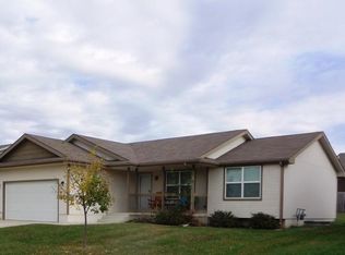 4324 SE Horseshoe Bend Dr, Topeka, KS 66609