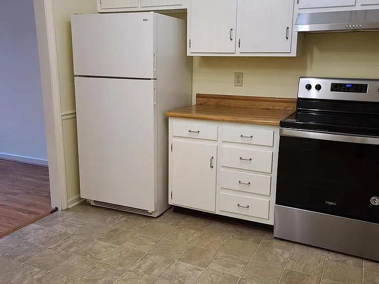 6416 Meadow View Dr — Photo 28