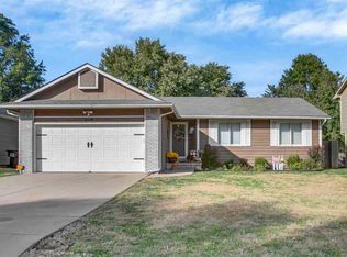 2119 N Parkridge Ct, Wichita, KS 67212