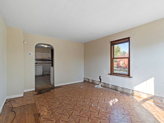 4th image of 2800 Jackson Ave