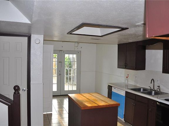 2nd image of 606 Towne House Ln