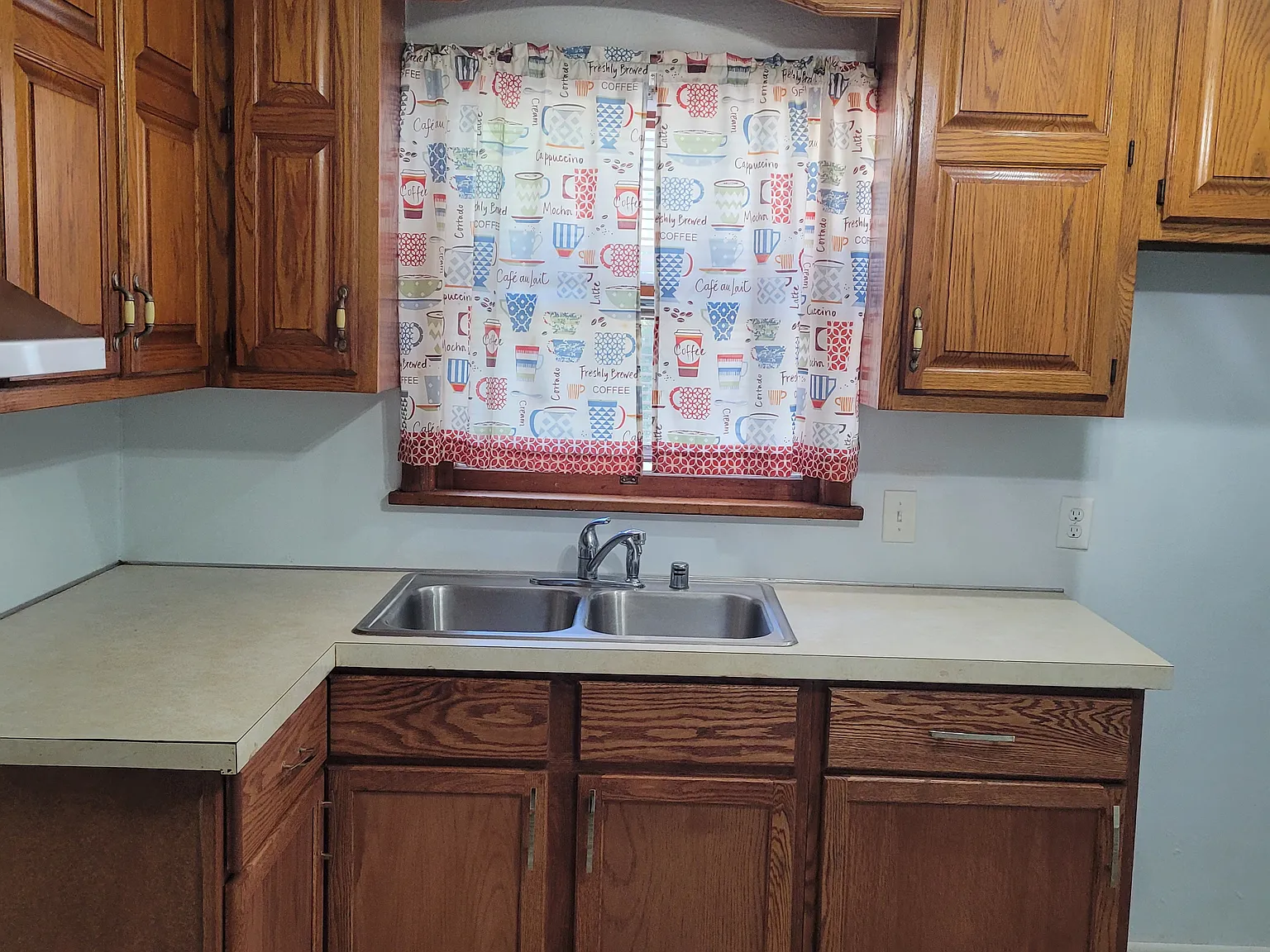 3 bed, 1372 sqft, $1,100 — Photo 2