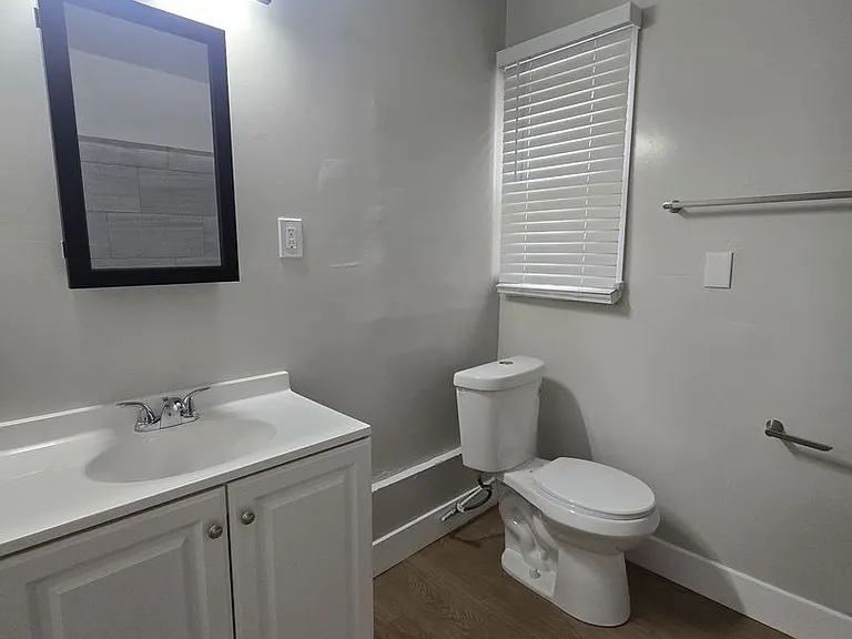 10965 S Figueroa St #10 — Photo 7