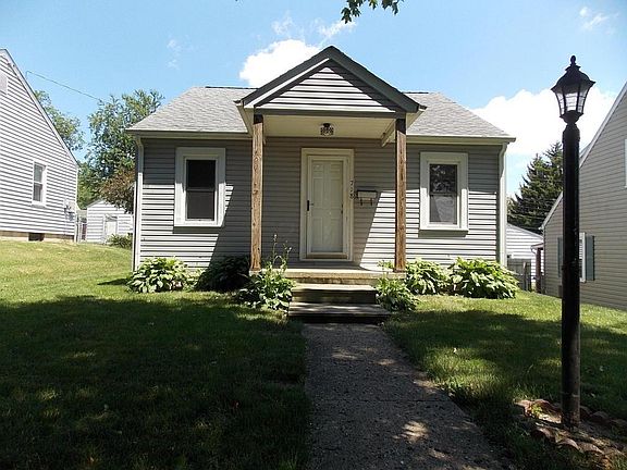 3rd image of 718 Medill Ave