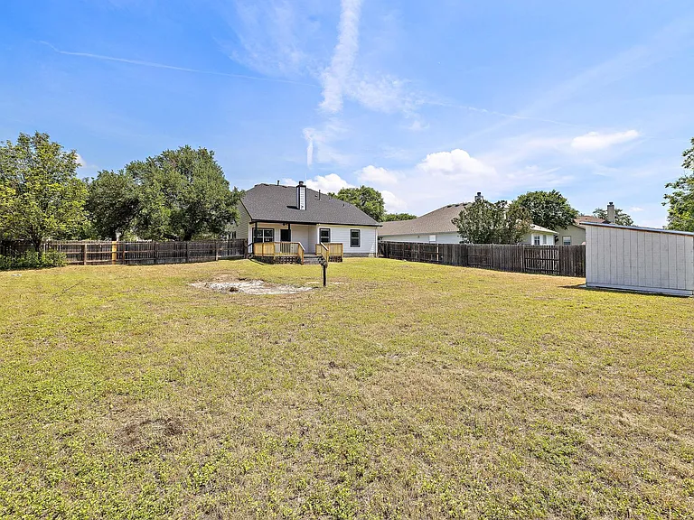 502 Sherwood Ct — Photo 30
