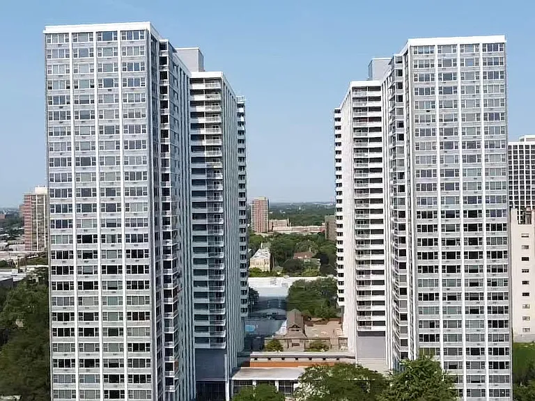 4250 N Marine Dr #1203 — Photo 2