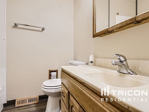 2nd image of 3327 Hutchins St #D