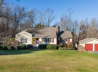 4 Sunset Rock Rd, Wilbraham, MA 01095
