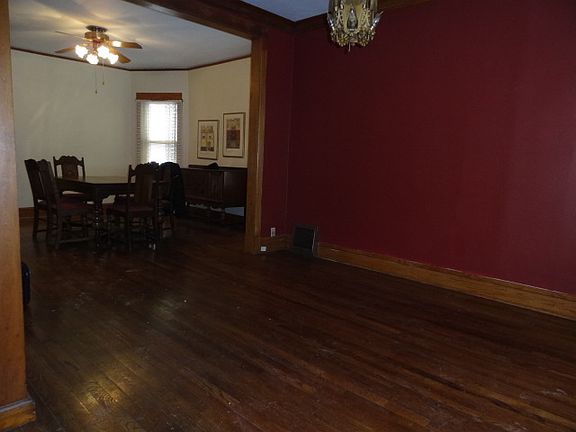 4th image of 4142 W Newport Ave